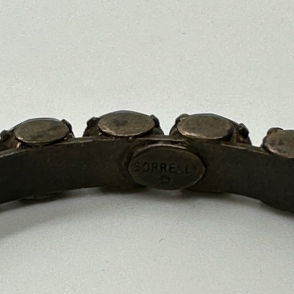 Vintage Rare heliotrope Sorrelli Crystal Cuff Bracelet - Picture 6 of 17